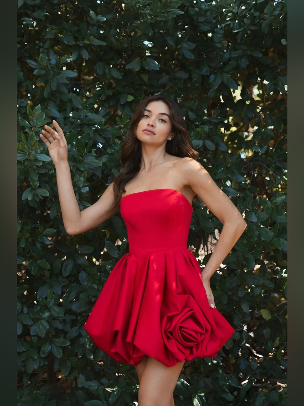 MAC DUGGAL
Red Strapless Mini Dress With 3D Rosette Size 10
